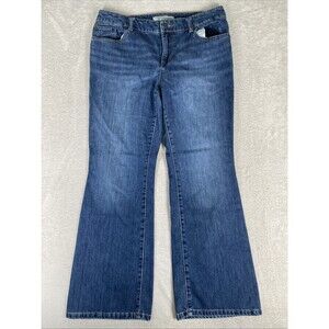 Chicos Ultimate Fit Barely Flare Stretch Denim Jeans 1.5 short Women's 10 Short